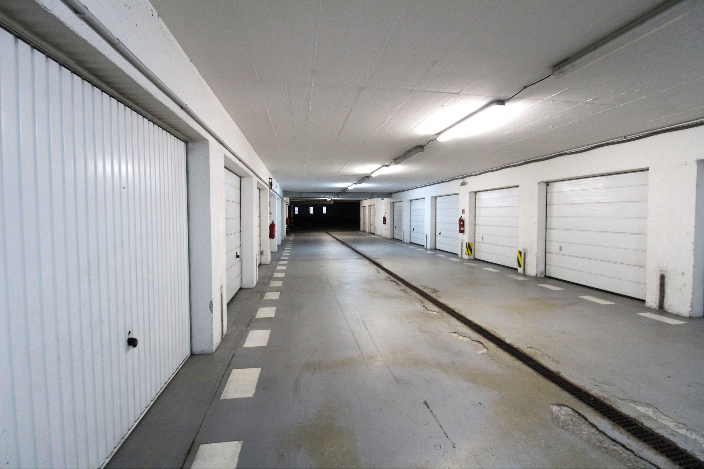 TOP!!! PREDAJ GARÁŽE S ELEKTRICKOU BRÁNOU NA SUMBALOVEJ