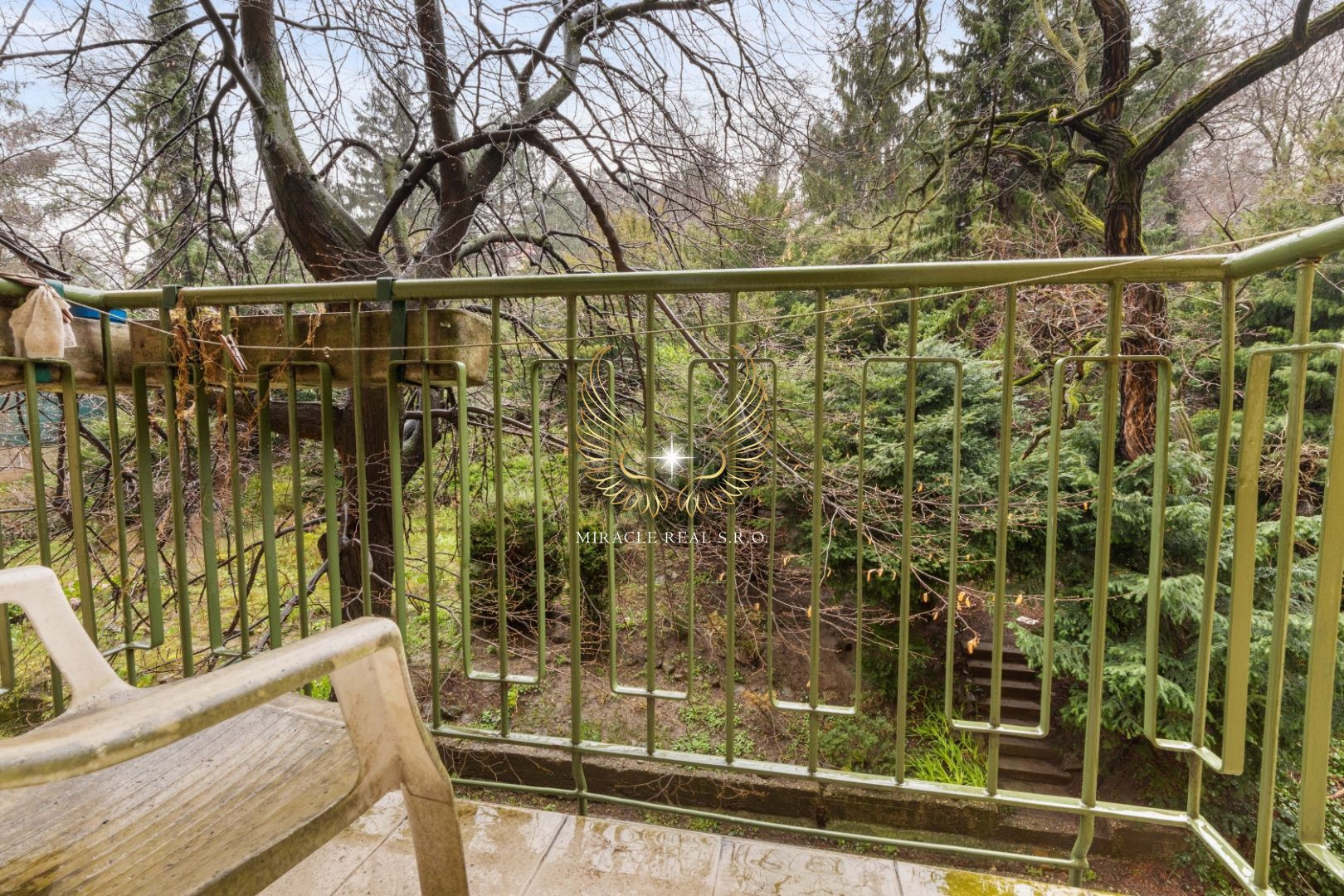 PRÍJEMNÝ A SLNEČNÝ 3I BYT S NEPRIECHODNÝMI IZBAMI A S LOGGIOU