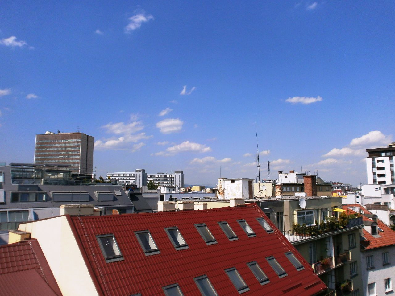 TOP!!! ZARIADENÝ 1I BYT S TERASOU NA GROSSLINGOVEJ