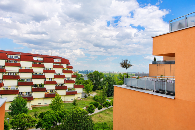 TOP!!! KRÁSNY, ZARIADENÝ 3I BYT S 2 BALKÓNMI A PARKOVANÍM NA KRESÁNKOVEJ